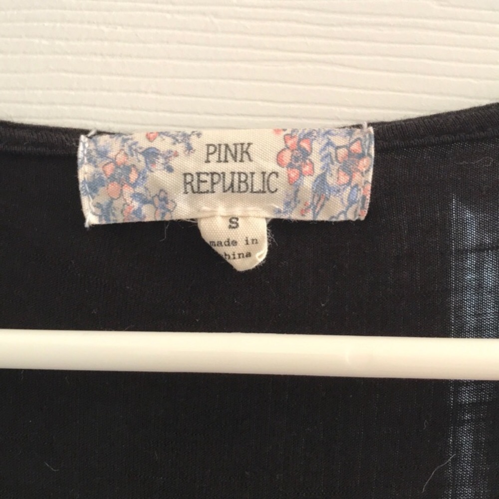 Boho black lace crochet design tank top - Picture 4 of 4